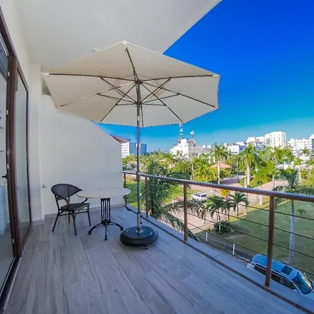 Modern Stylish Apt. Steps Away From The Beach